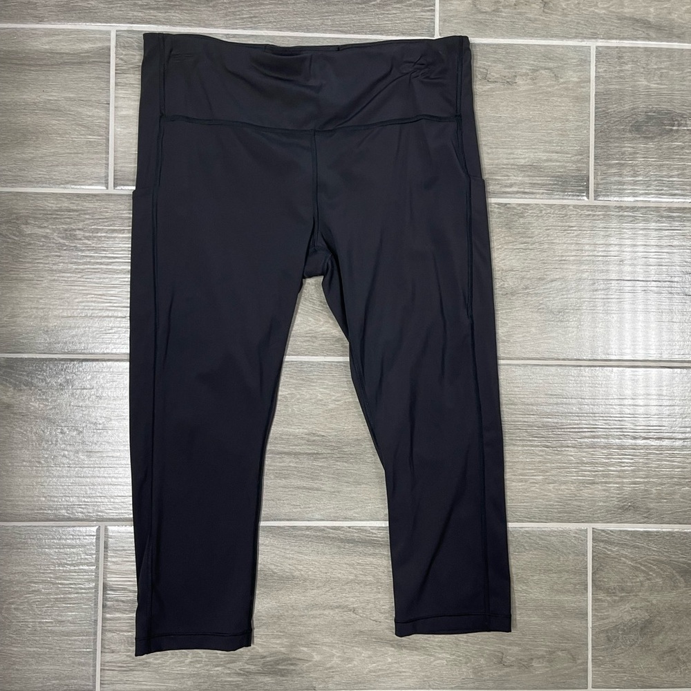 Women’s Athleta Charcoal Capri Leggings